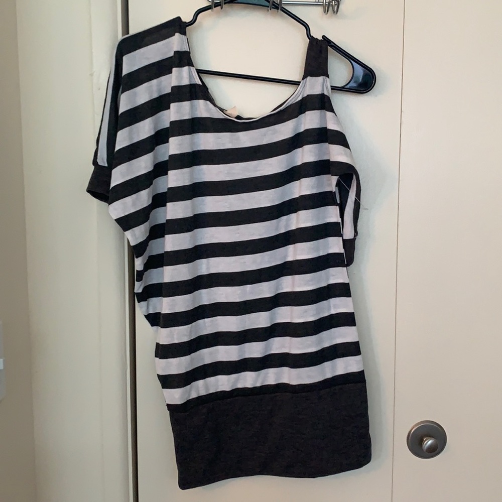 Nolita Sky black and white top